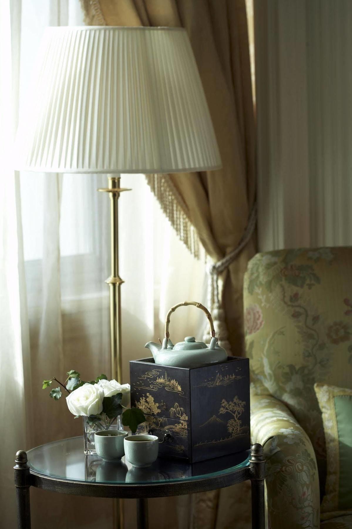 The Ritz-carlton Hotel 5*