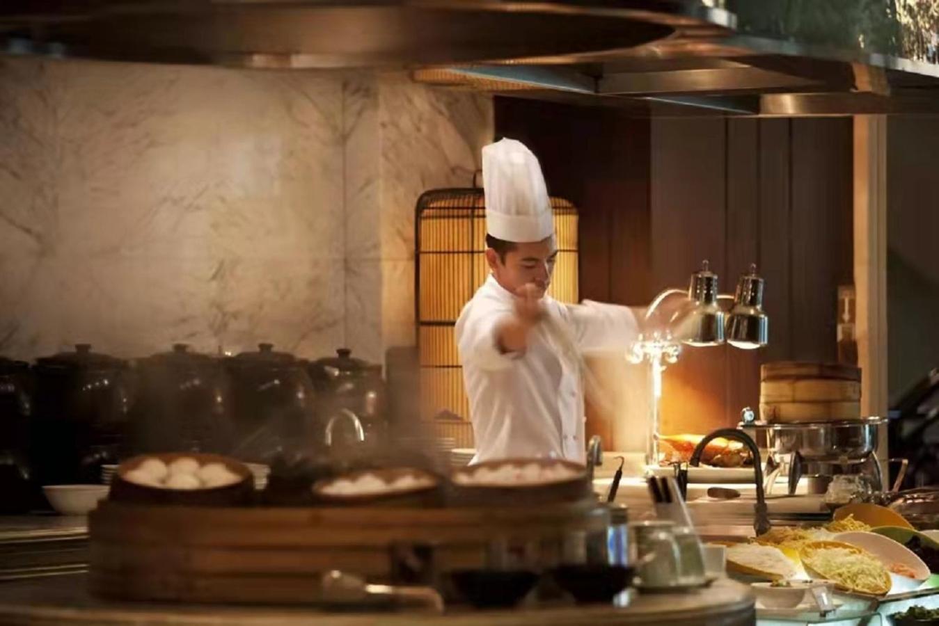 The Ritz-carlton Hotel 5*