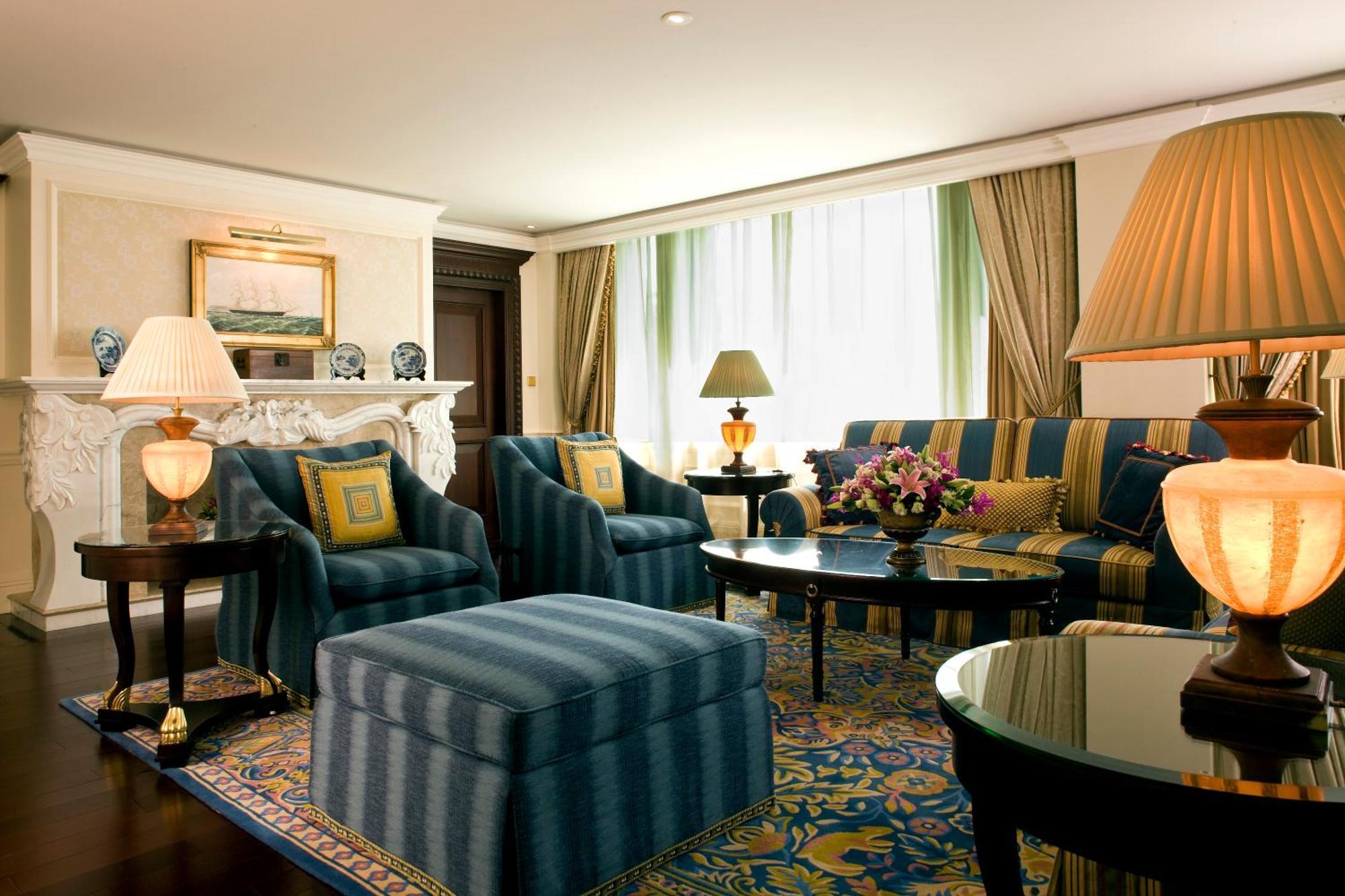 The Ritz-carlton Hotel 5*